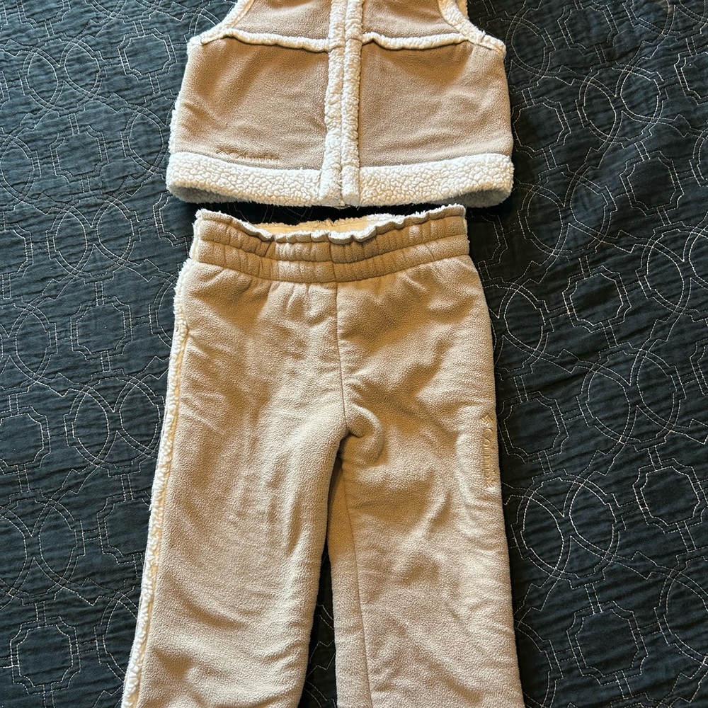 Columbia Kids Tan Sweatpants & Vest Set